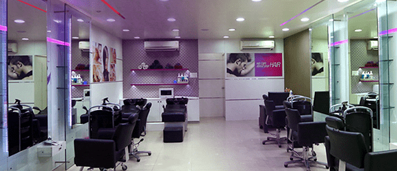 Relax, Rejuvenate or get a make-over at India’s #1 Unisex Beauty Salon – Naturals at Elements Mall